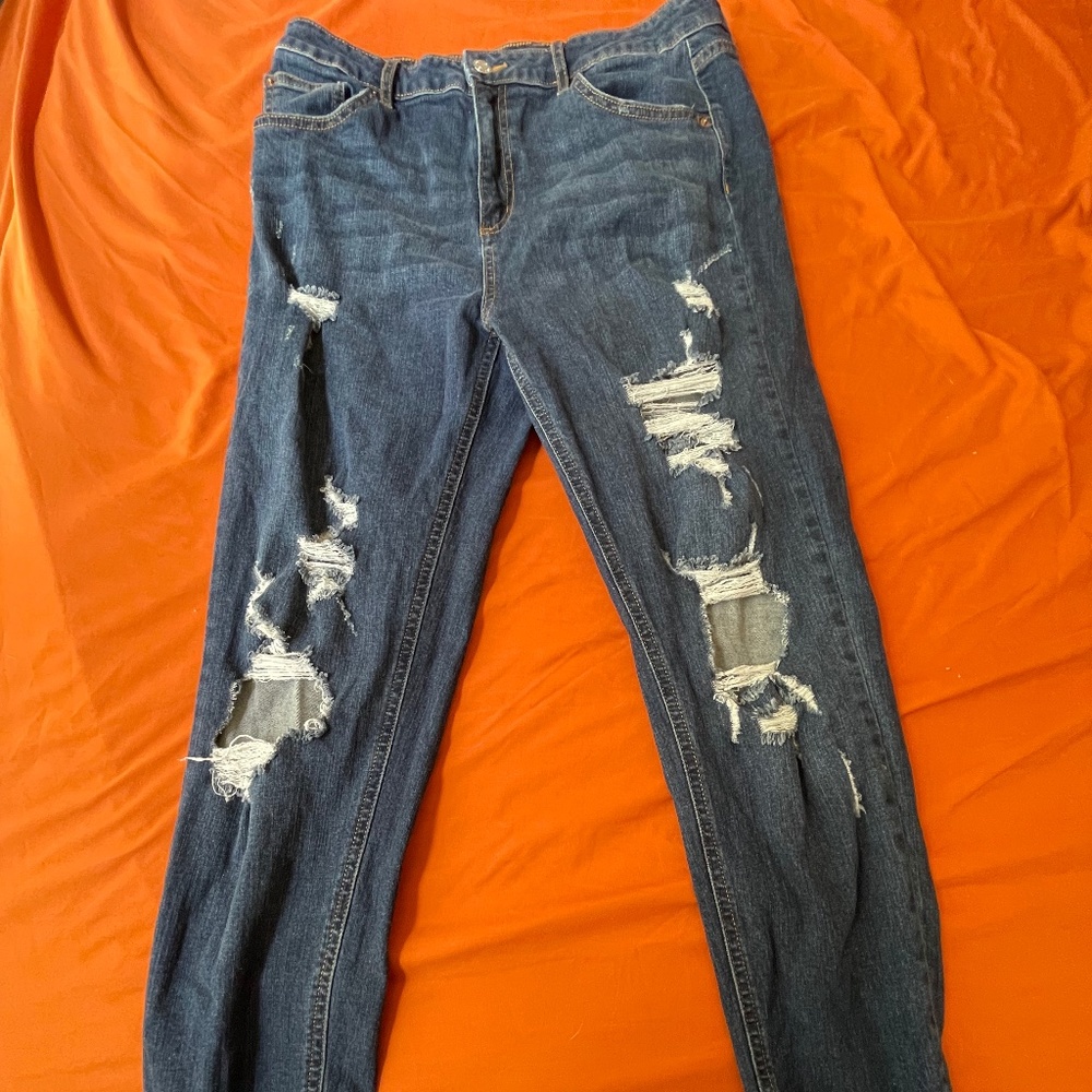 Distressed Skinny Jeans